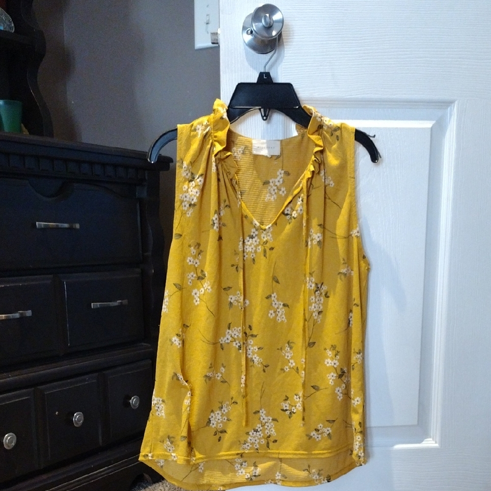 MELLODAY Mustard Floral Sleeveless Blouse